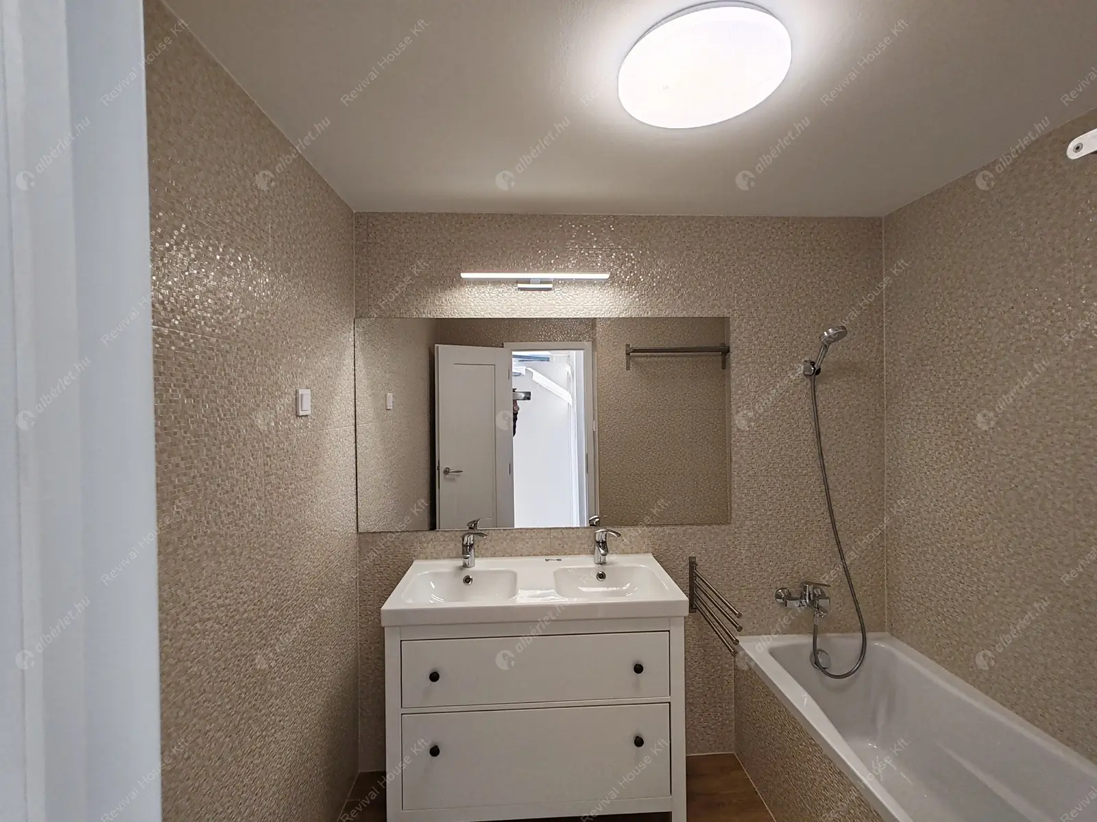 Kiadó albérlet 750000 Ft/hó áron: Budapest, II. kerület  Bimbó út. Mérete: 182 nm, 6 szobás | Alberlet.hu - 6605161