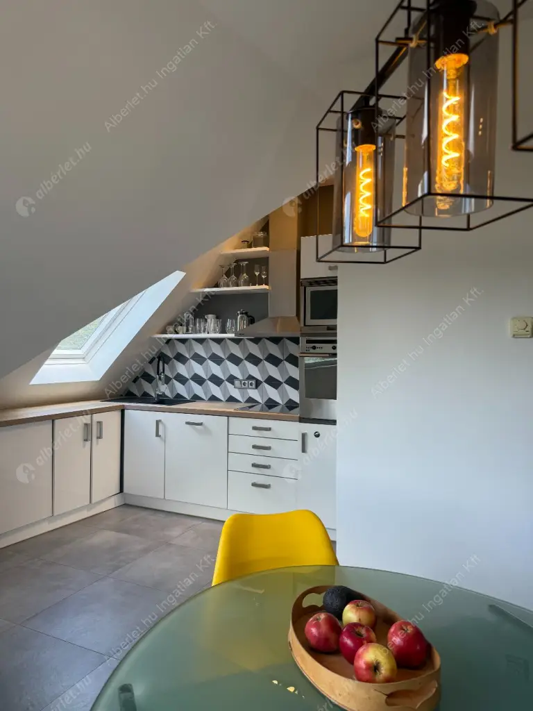 Kiadó albérlet 575000 Ft/hó áron: Budapest, II. kerület  Bimbó út. Mérete: 91 nm, 3 szobás | Alberlet.hu - 6572134