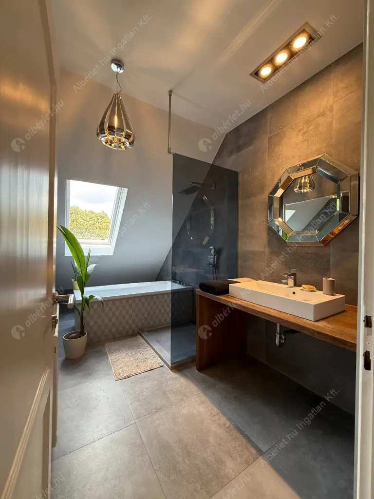 Kiadó albérlet 575000 Ft/hó áron: Budapest, II. kerület  Bimbó út. Mérete: 91 nm, 3 szobás | Alberlet.hu - 6595950