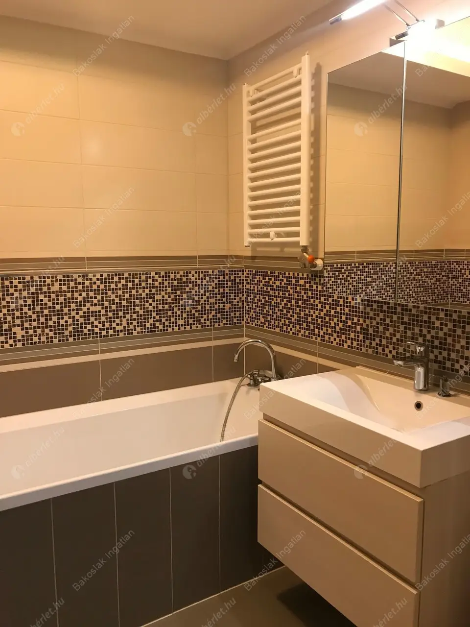 Kiadó albérlet 955000 Ft/hó áron: Budapest, II. kerület  Budenz út. Mérete: 110 nm, 4 szobás | Alberlet.hu - 5376052