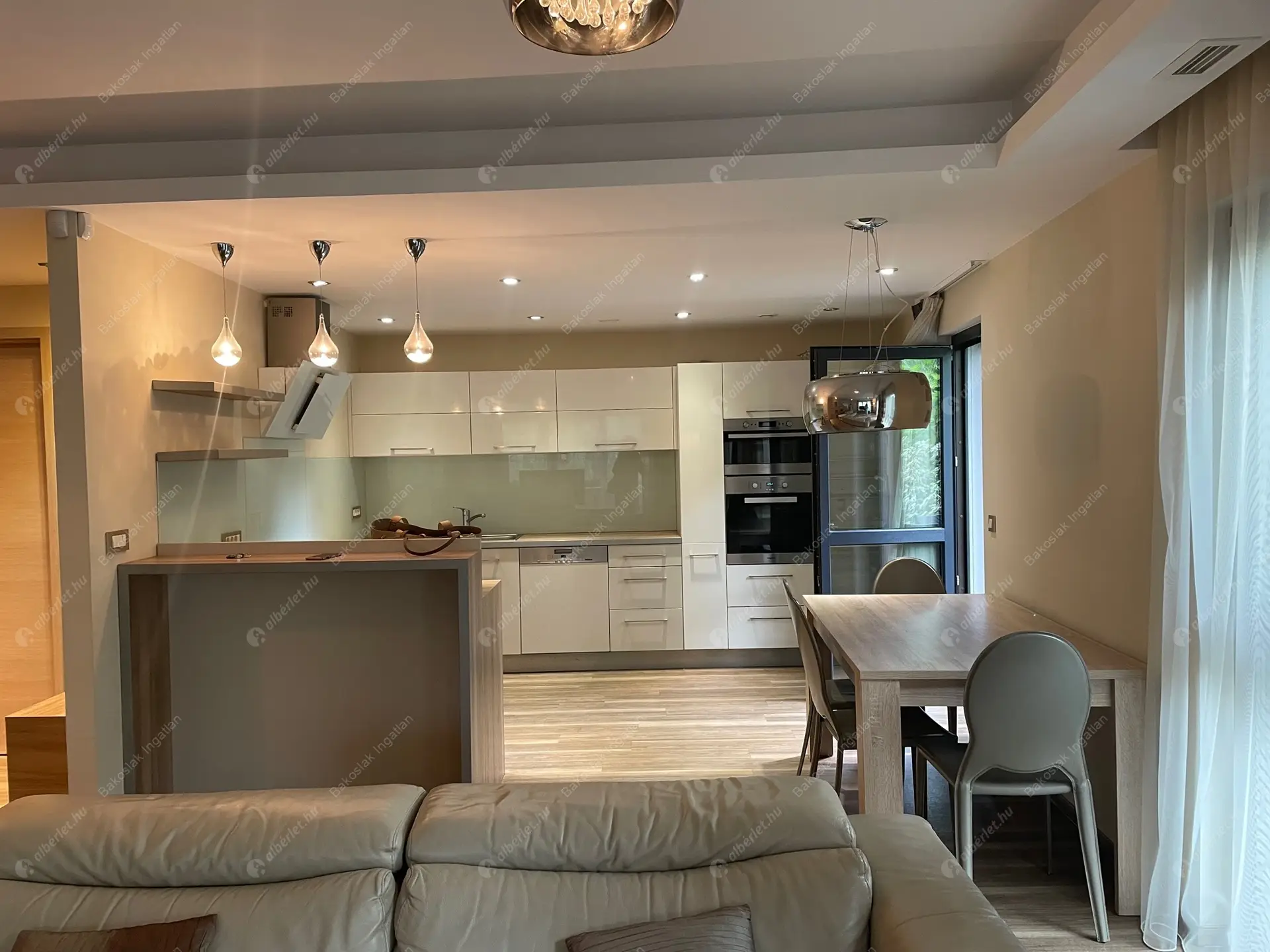 Kiadó albérlet 955000 Ft/hó áron: Budapest, II. kerület  Budenz út. Mérete: 110 nm, 4 szobás | Alberlet.hu - 5715276