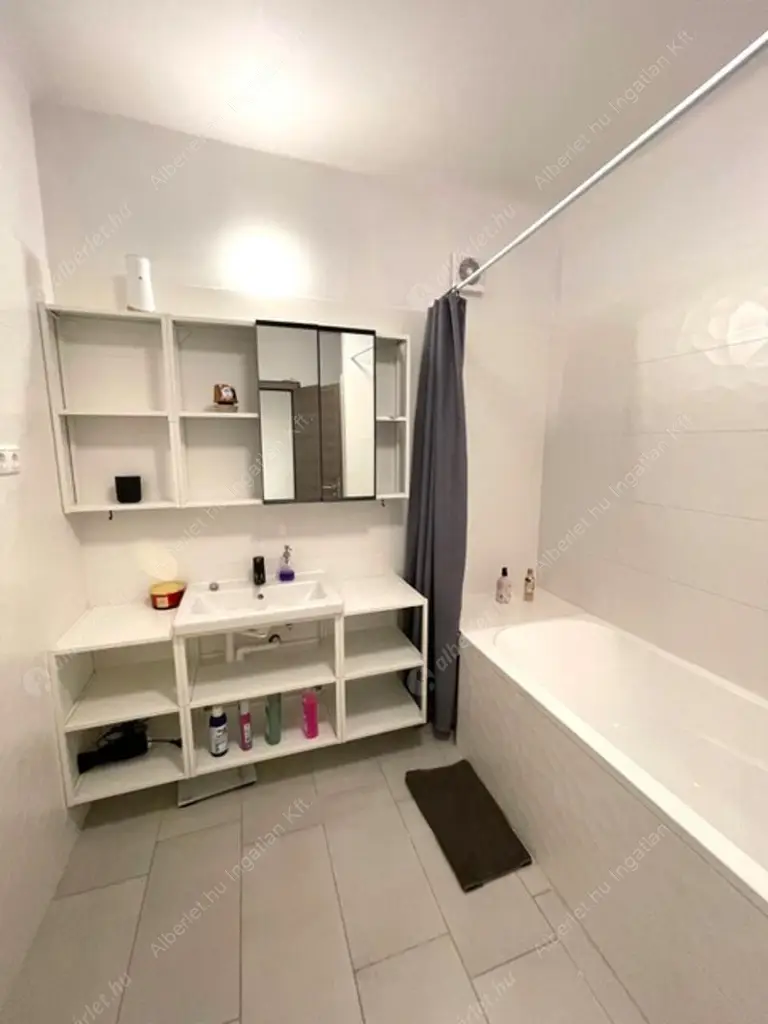 Kiadó albérlet 880000 Ft/hó áron: Budapest, II. kerület  Csalán út. Mérete: 120 nm, 4 szobás | Alberlet.hu - 6616072