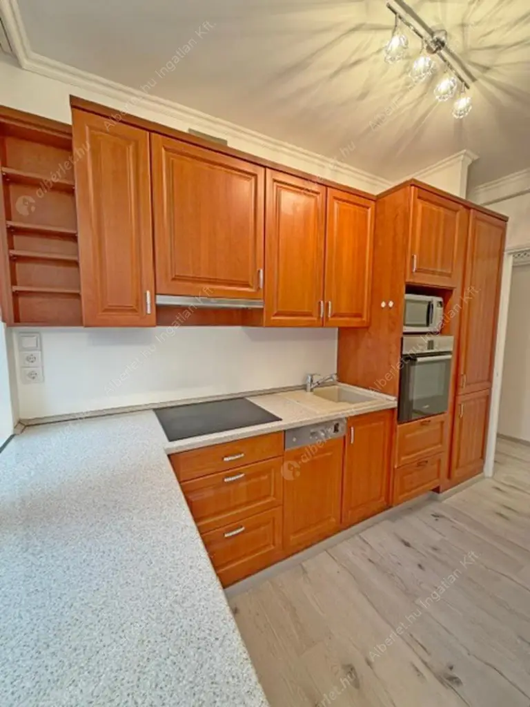 Kiadó albérlet 390000 Ft/hó áron: Budapest, II. kerület  Csalán út. Mérete: 71 nm, 2 szobás | Alberlet.hu - 6637706