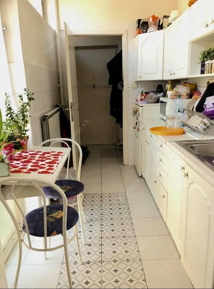 Kiadó albérlet 250000 Ft/hó áron: Budapest, II. kerület  Csalogány utca. Mérete: 56 nm, 2 szobás | Alberlet.hu - 6591874