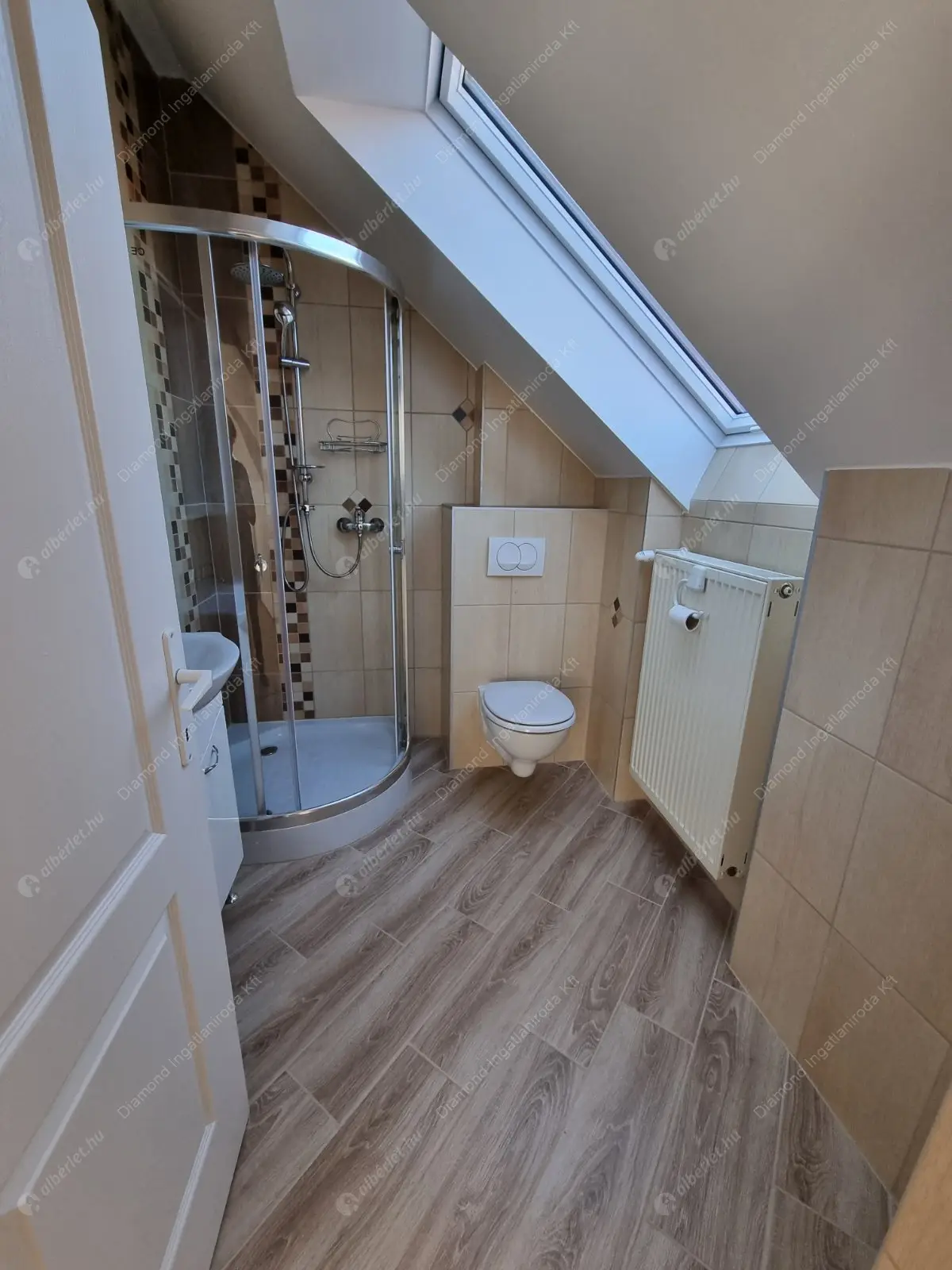 Kiadó albérlet 1242000 Ft/hó áron: Budapest, II. kerület  Csatárka köz. Mérete: 230 nm, 5 szobás | Alberlet.hu - 6443380