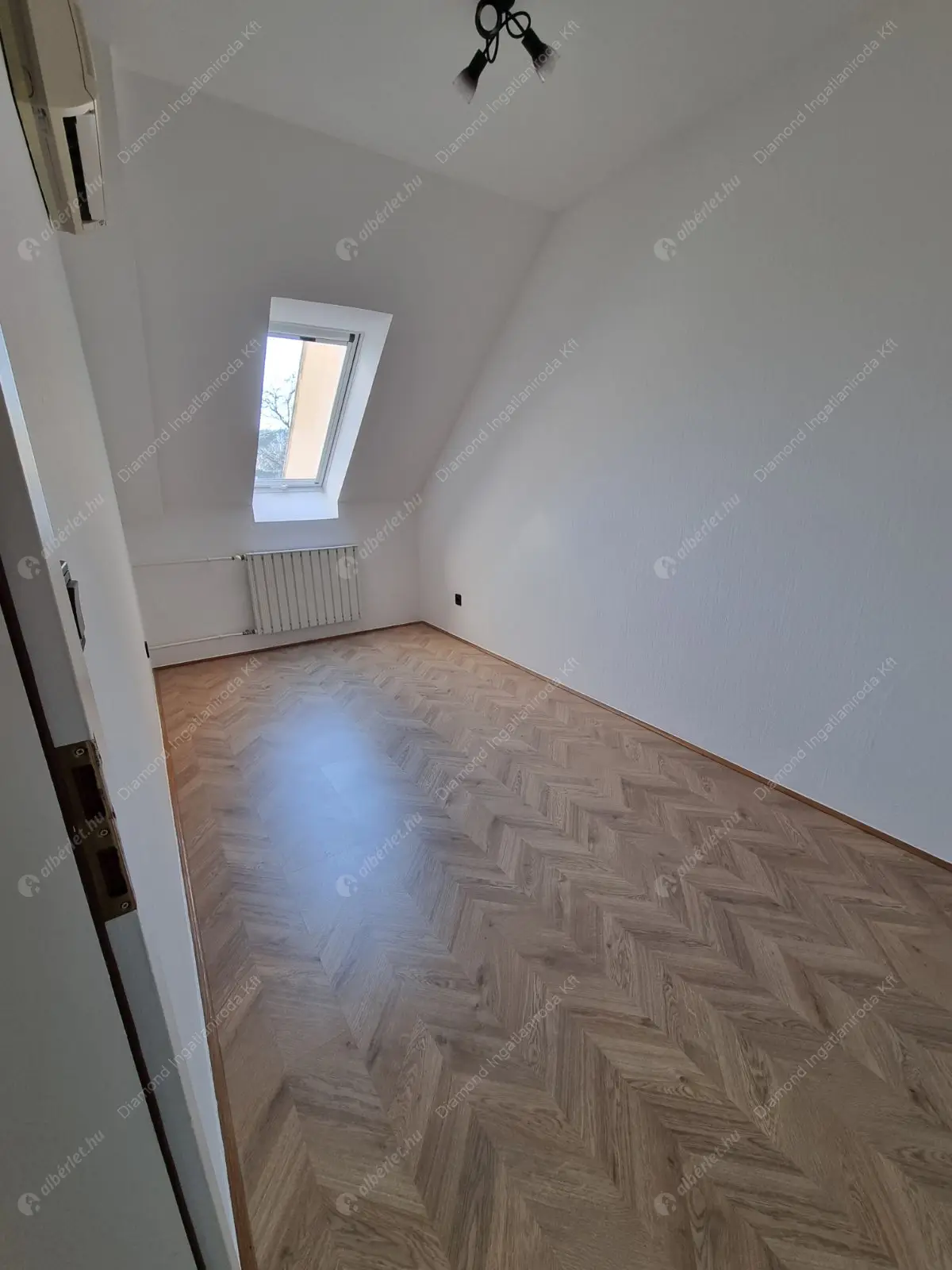 Kiadó albérlet 1242000 Ft/hó áron: Budapest, II. kerület  Csatárka köz. Mérete: 230 nm, 5 szobás | Alberlet.hu - 6443384