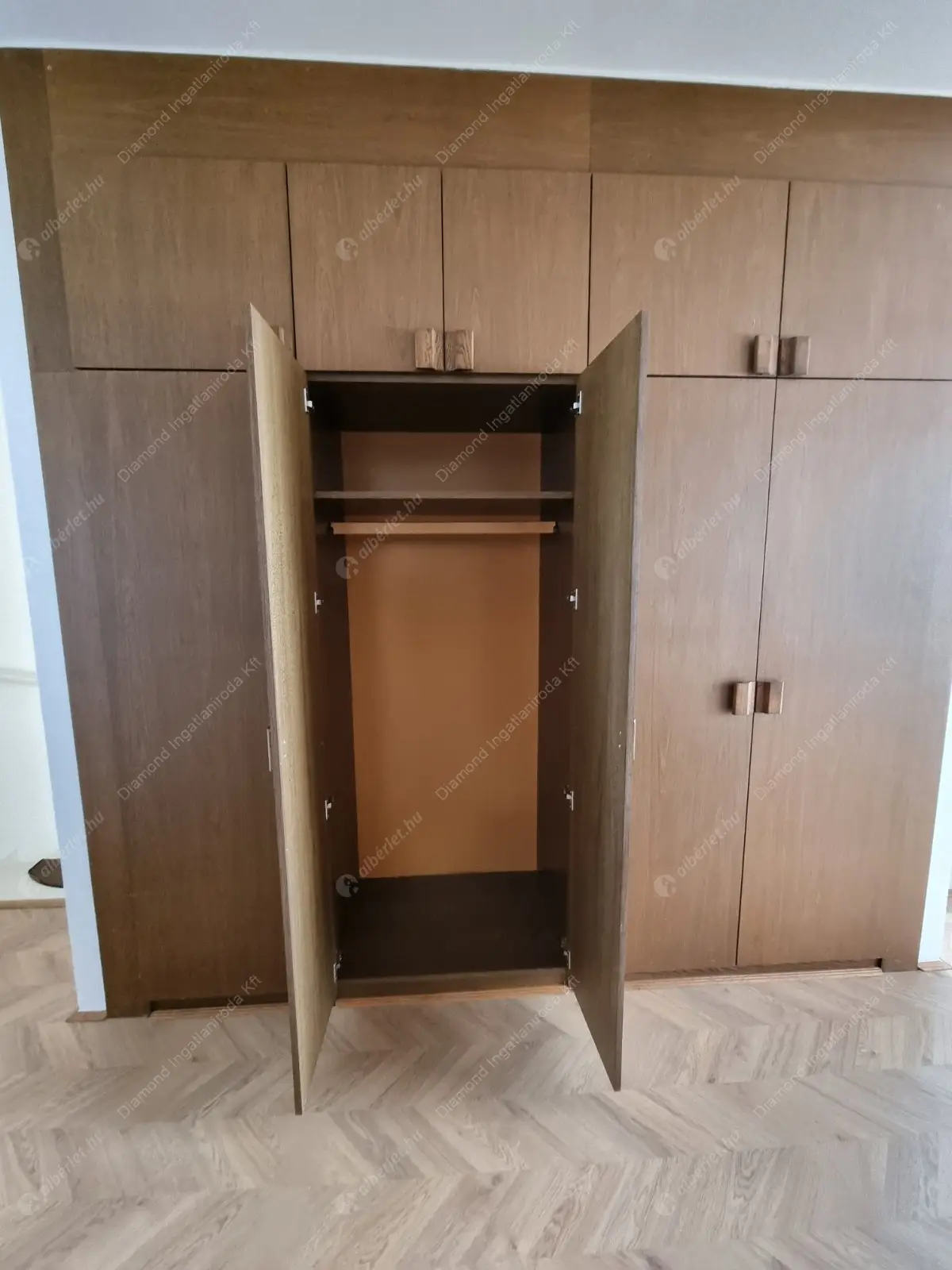 Kiadó albérlet 1242000 Ft/hó áron: Budapest, II. kerület  Csatárka köz. Mérete: 230 nm, 5 szobás | Alberlet.hu - 6443386