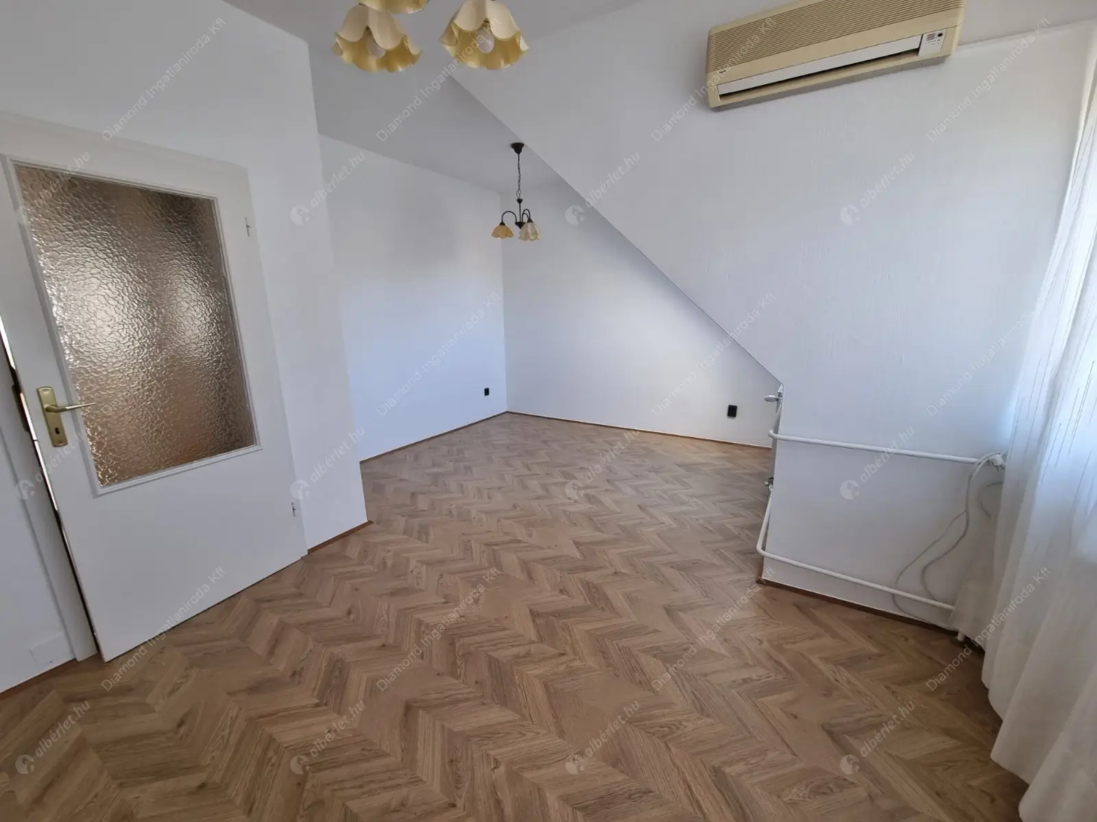 Kiadó albérlet 1242000 Ft/hó áron: Budapest, II. kerület  Csatárka köz. Mérete: 230 nm, 5 szobás | Alberlet.hu - 6443388