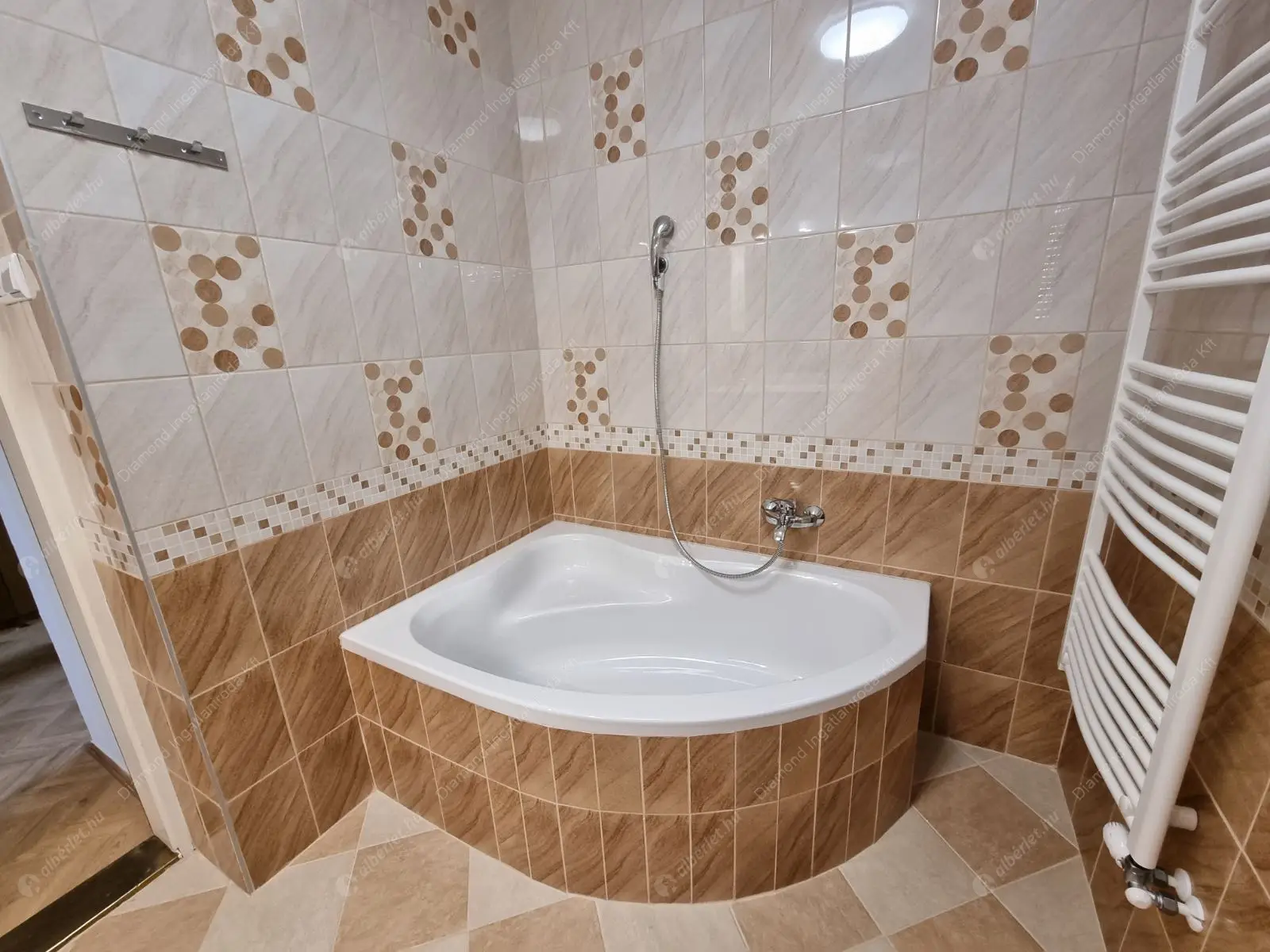 Kiadó albérlet 1242000 Ft/hó áron: Budapest, II. kerület  Csatárka köz. Mérete: 230 nm, 5 szobás | Alberlet.hu - 6443391