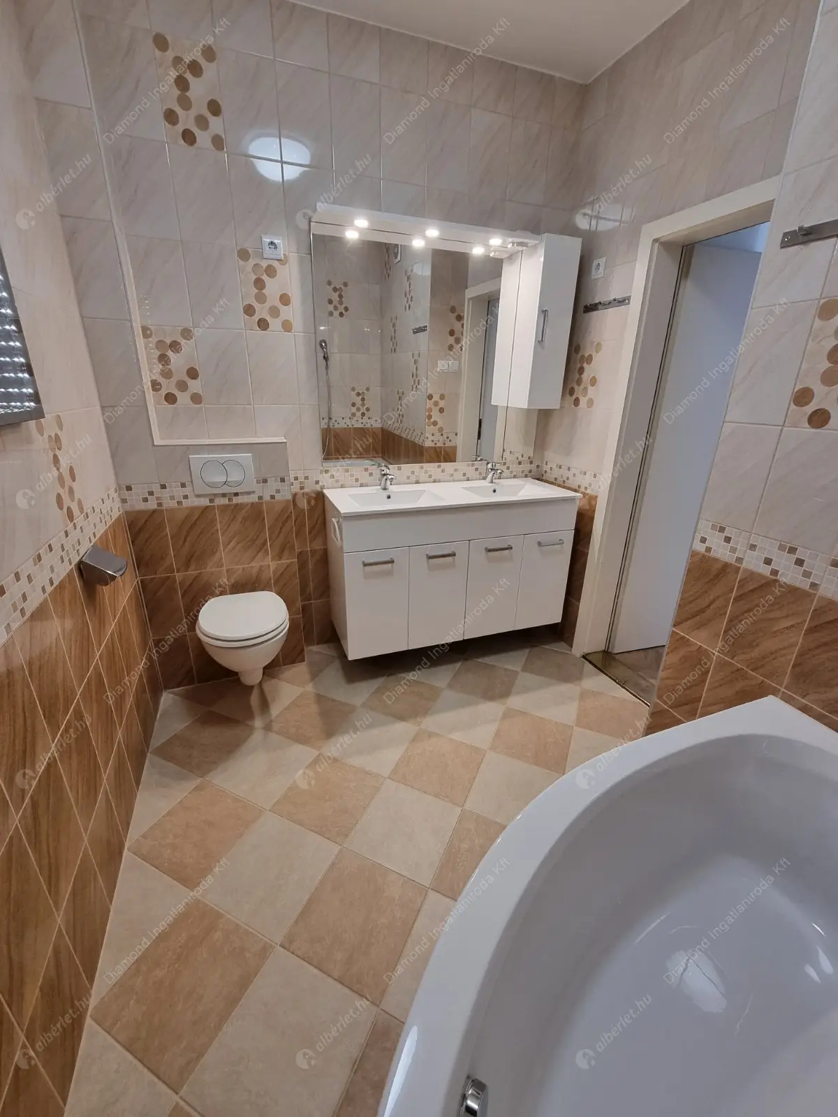 Kiadó albérlet 1242000 Ft/hó áron: Budapest, II. kerület  Csatárka köz. Mérete: 230 nm, 5 szobás | Alberlet.hu - 6443392