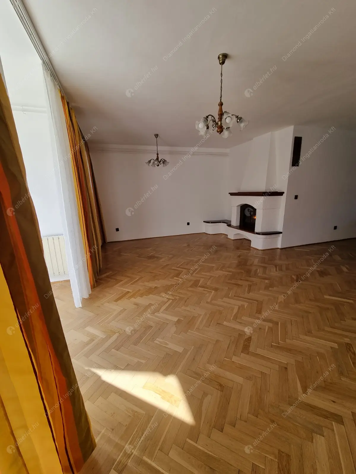 Kiadó albérlet 1242000 Ft/hó áron: Budapest, II. kerület  Csatárka köz. Mérete: 230 nm, 5 szobás | Alberlet.hu - 6443395