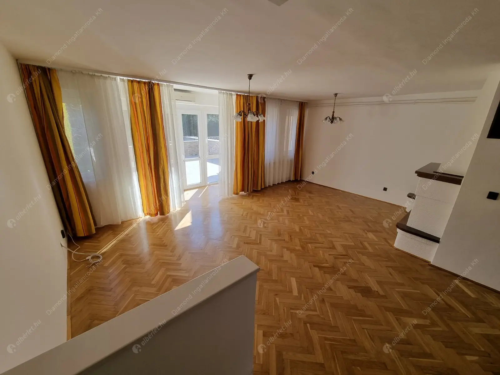 Kiadó albérlet 1242000 Ft/hó áron: Budapest, II. kerület  Csatárka köz. Mérete: 230 nm, 5 szobás | Alberlet.hu - 6443396