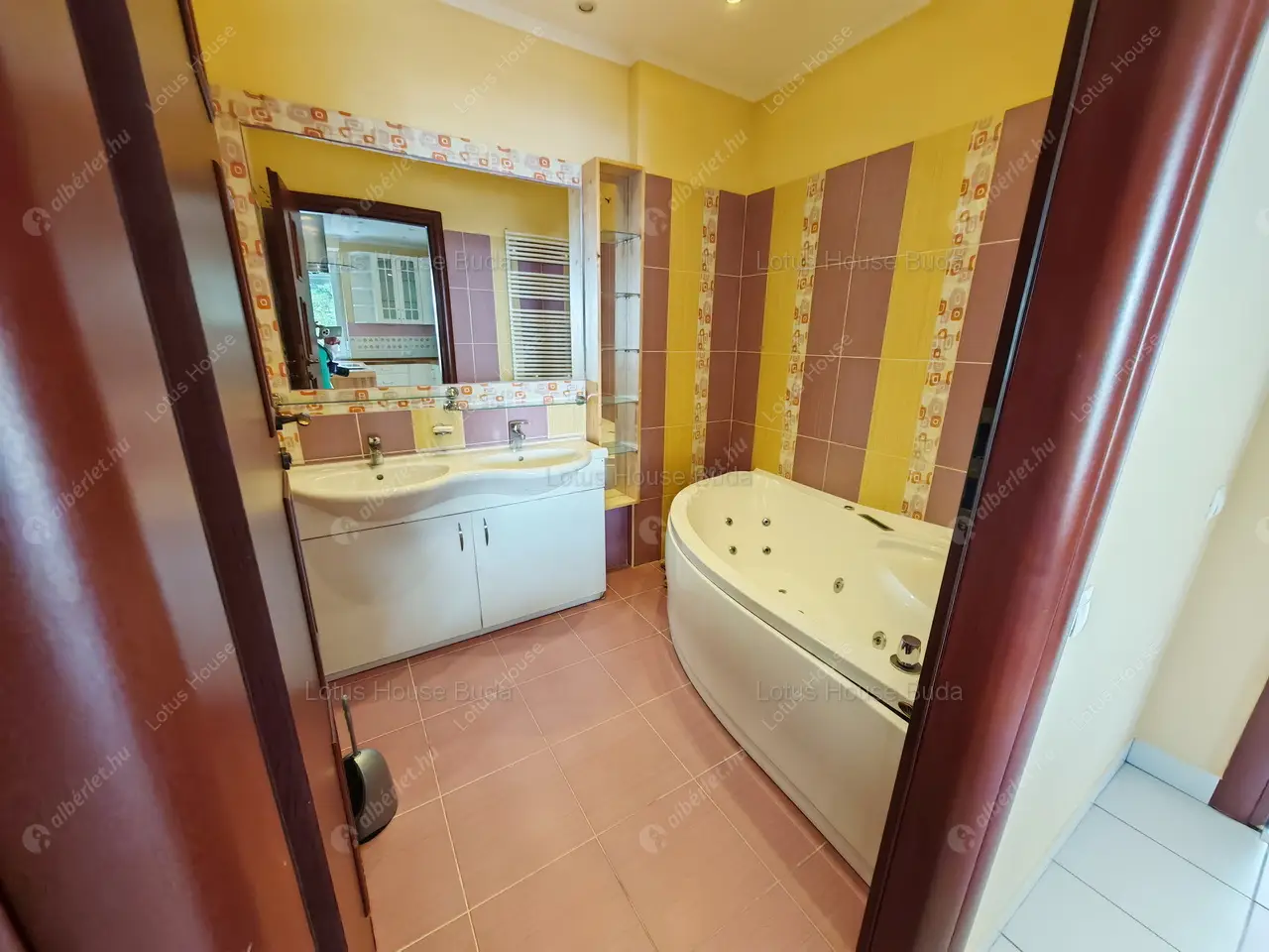 Kiadó albérlet 349000 Ft/hó áron: Budapest, II. kerület  Endrődi Sándor utca. Mérete: 71 nm, 3 szobás | Alberlet.hu - 6557592