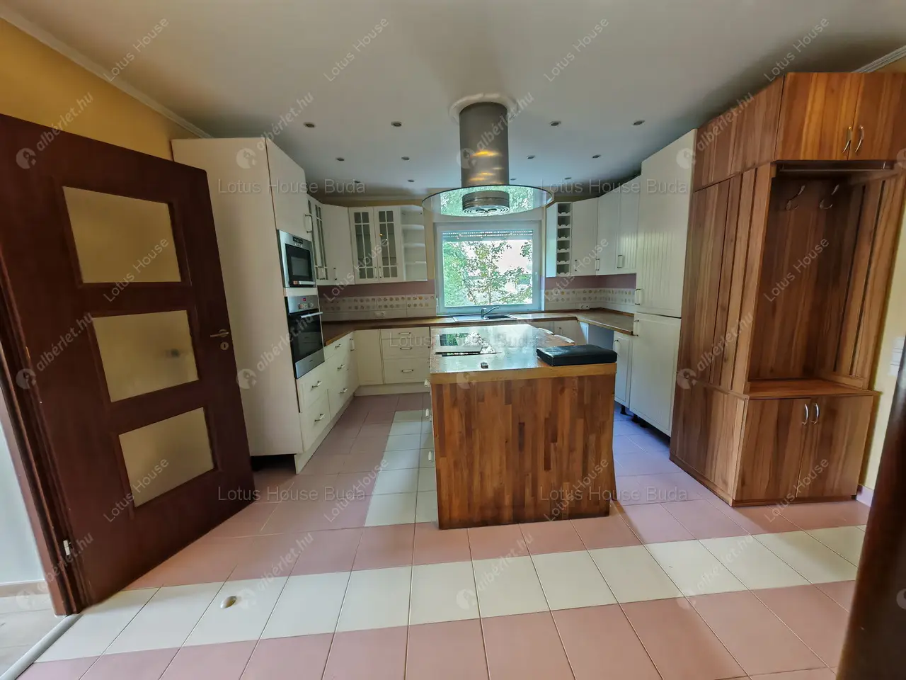 Kiadó albérlet 349000 Ft/hó áron: Budapest, II. kerület  Endrődi Sándor utca. Mérete: 71 nm, 3 szobás | Alberlet.hu - 6557596