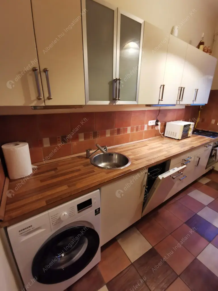 Kiadó albérlet 250000 Ft/hó áron: Budapest, II. kerület  Fazekas utca. Mérete: 56 nm, 2 szobás | Alberlet.hu - 6569068