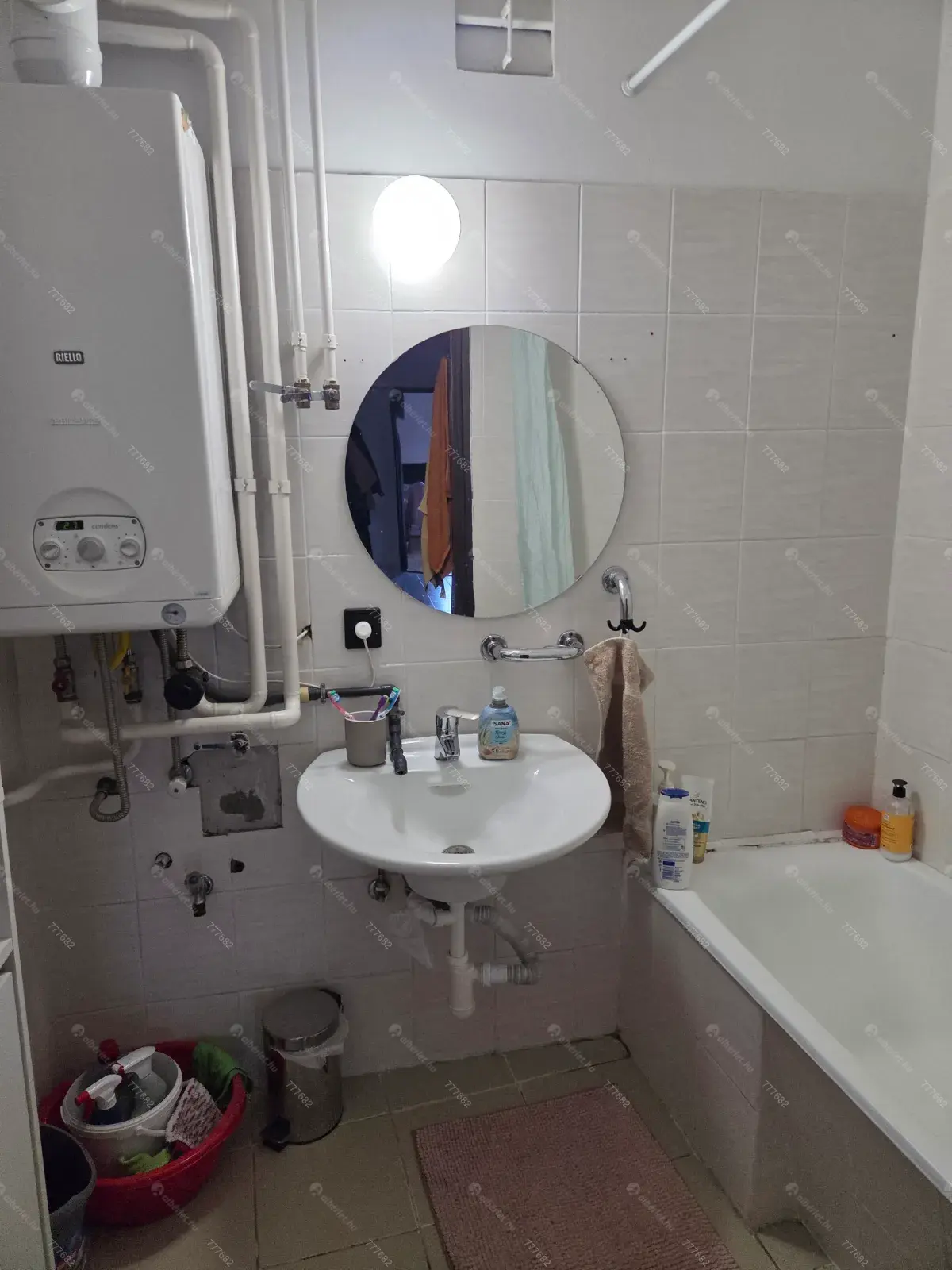 Kiadó albérlet 344000 Ft/hó áron: Budapest, II. kerület   Felhévizi út . Mérete: 75 nm, 4 szobás | Alberlet.hu - 6708168