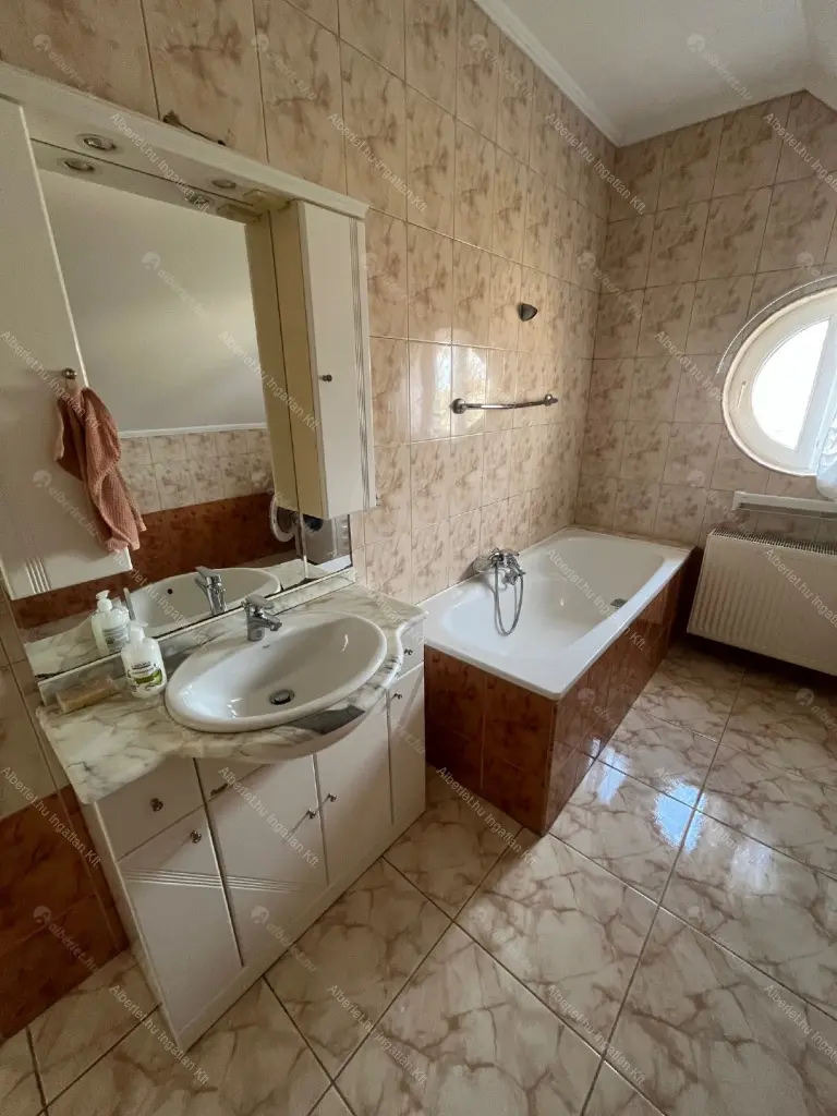 Kiadó albérlet 760000 Ft/hó áron: Budapest, II. kerület  Felső Zöldmáli út. Mérete: 107 nm, 5 szobás | Alberlet.hu - 6671607