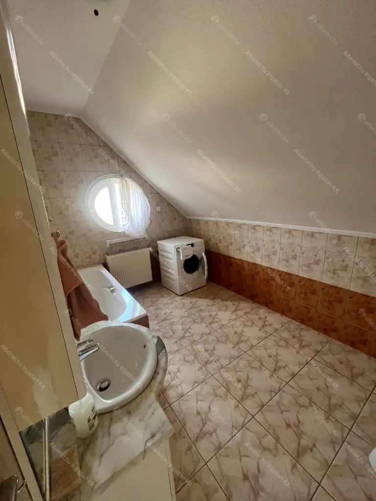 Kiadó albérlet 600000 Ft/hó áron: Budapest, II. kerület  Felső Zöldmáli út. Mérete: 107 nm, 5 szobás | Alberlet.hu - 6673538