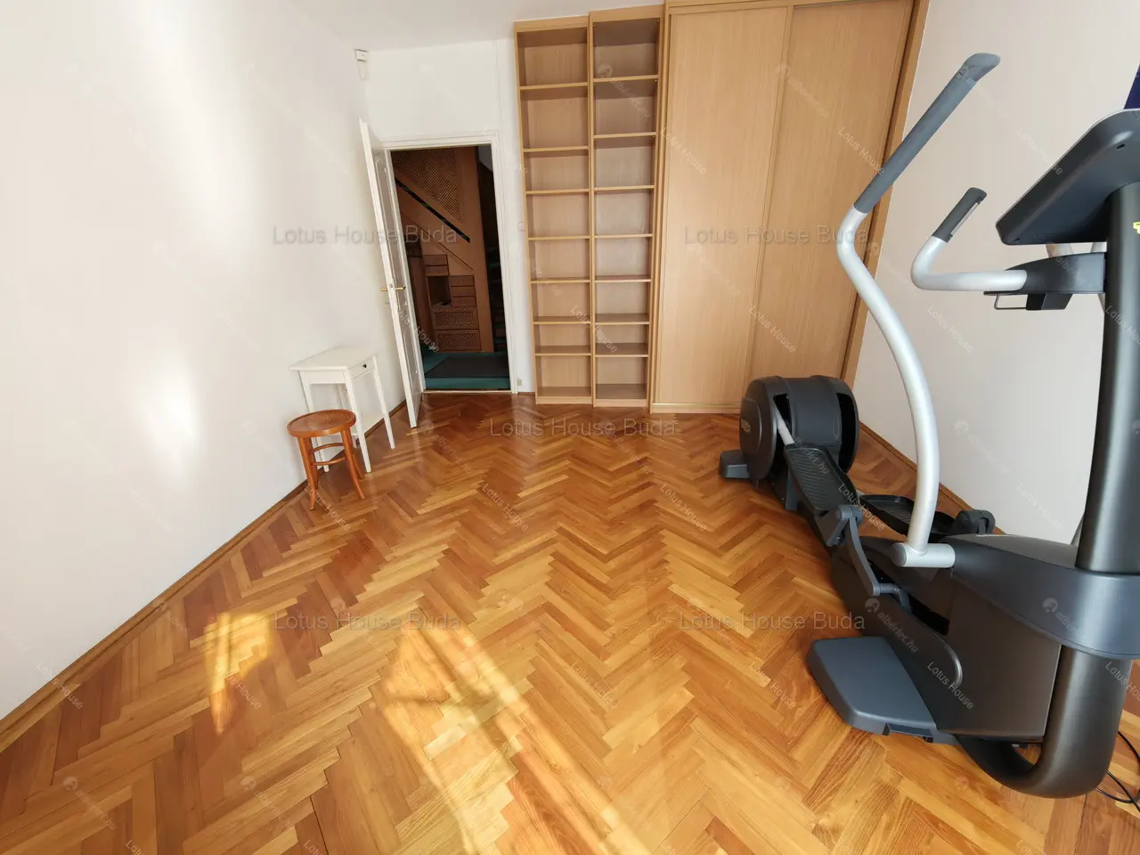 Kiadó albérlet 670000 Ft/hó áron: Budapest, II. kerület  Felső Zöldmáli út. Mérete: 120 nm, 5 szobás | Alberlet.hu - 6693048