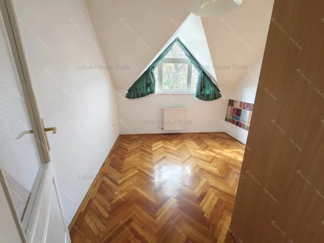 Kiadó albérlet 670000 Ft/hó áron: Budapest, II. kerület  Felső Zöldmáli út. Mérete: 120 nm, 5 szobás | Alberlet.hu - 6693056