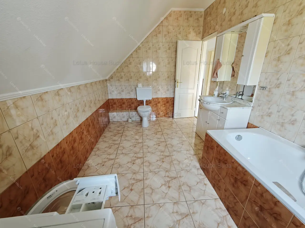 Kiadó albérlet 670000 Ft/hó áron: Budapest, II. kerület  Felső Zöldmáli út. Mérete: 120 nm, 5 szobás | Alberlet.hu - 6693062