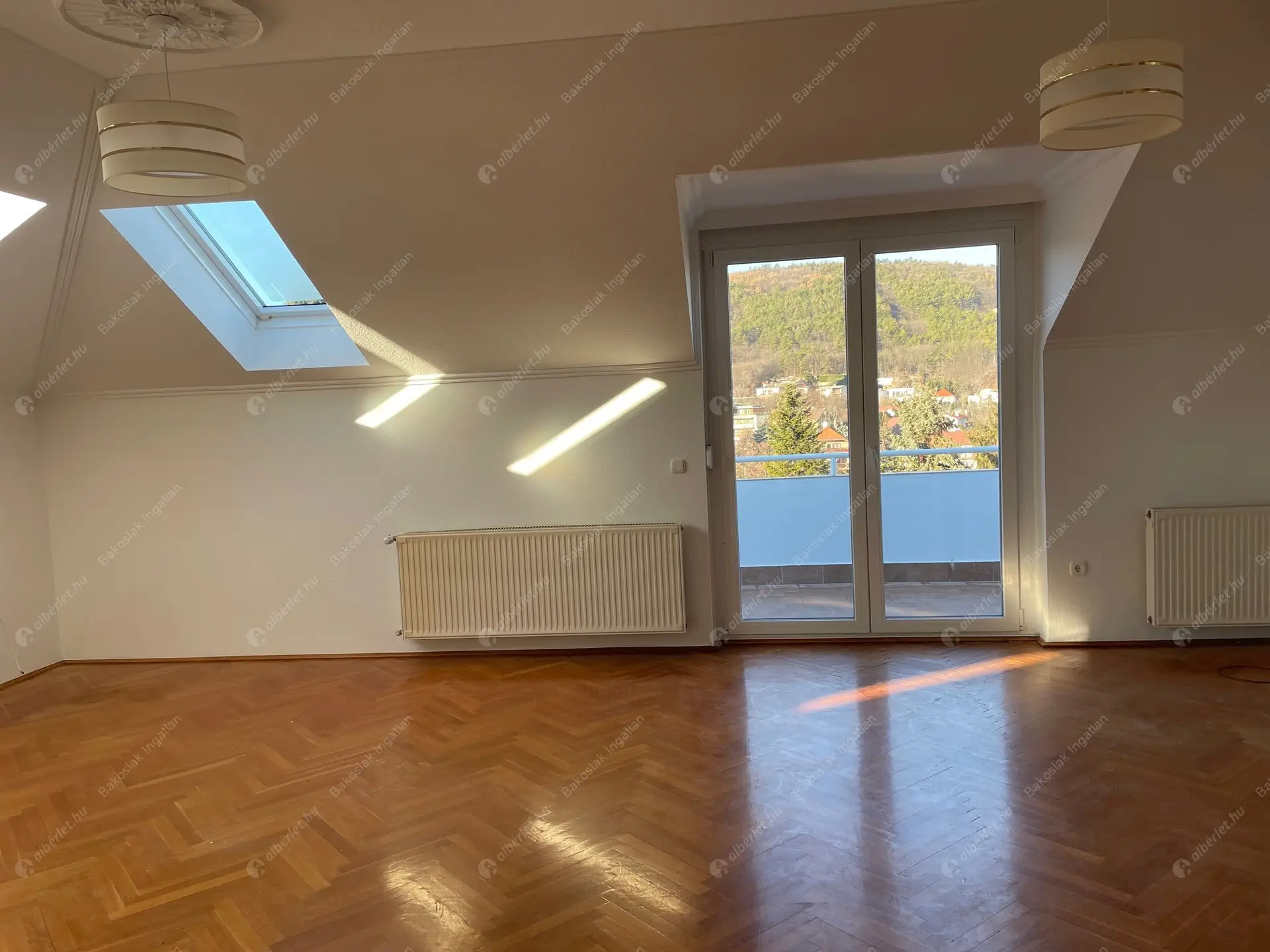 Kiadó albérlet 584000 Ft/hó áron: Budapest, II. kerület  Felső Zöldmáli út. Mérete: 140 nm, 5 szobás | Alberlet.hu - 6368329