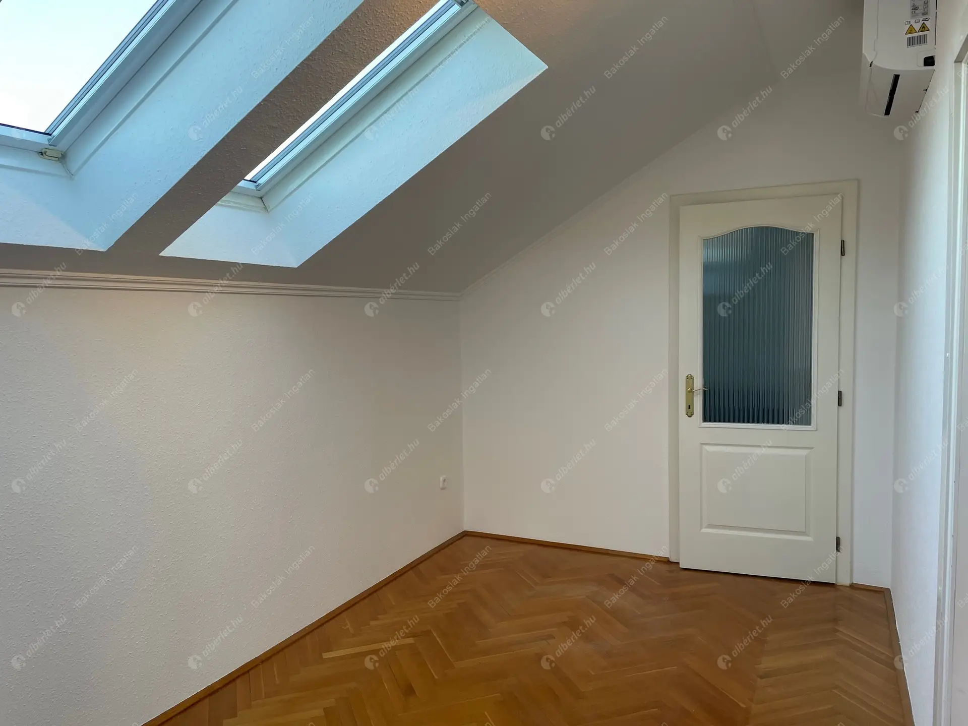 Kiadó albérlet 584000 Ft/hó áron: Budapest, II. kerület  Felső Zöldmáli út. Mérete: 140 nm, 5 szobás | Alberlet.hu - 6368331