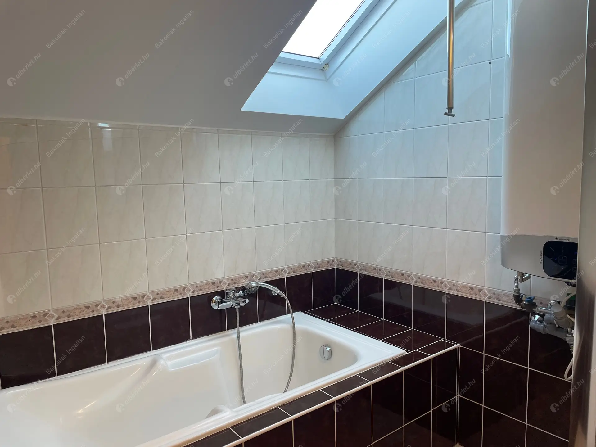 Kiadó albérlet 584000 Ft/hó áron: Budapest, II. kerület  Felső Zöldmáli út. Mérete: 140 nm, 5 szobás | Alberlet.hu - 6368349