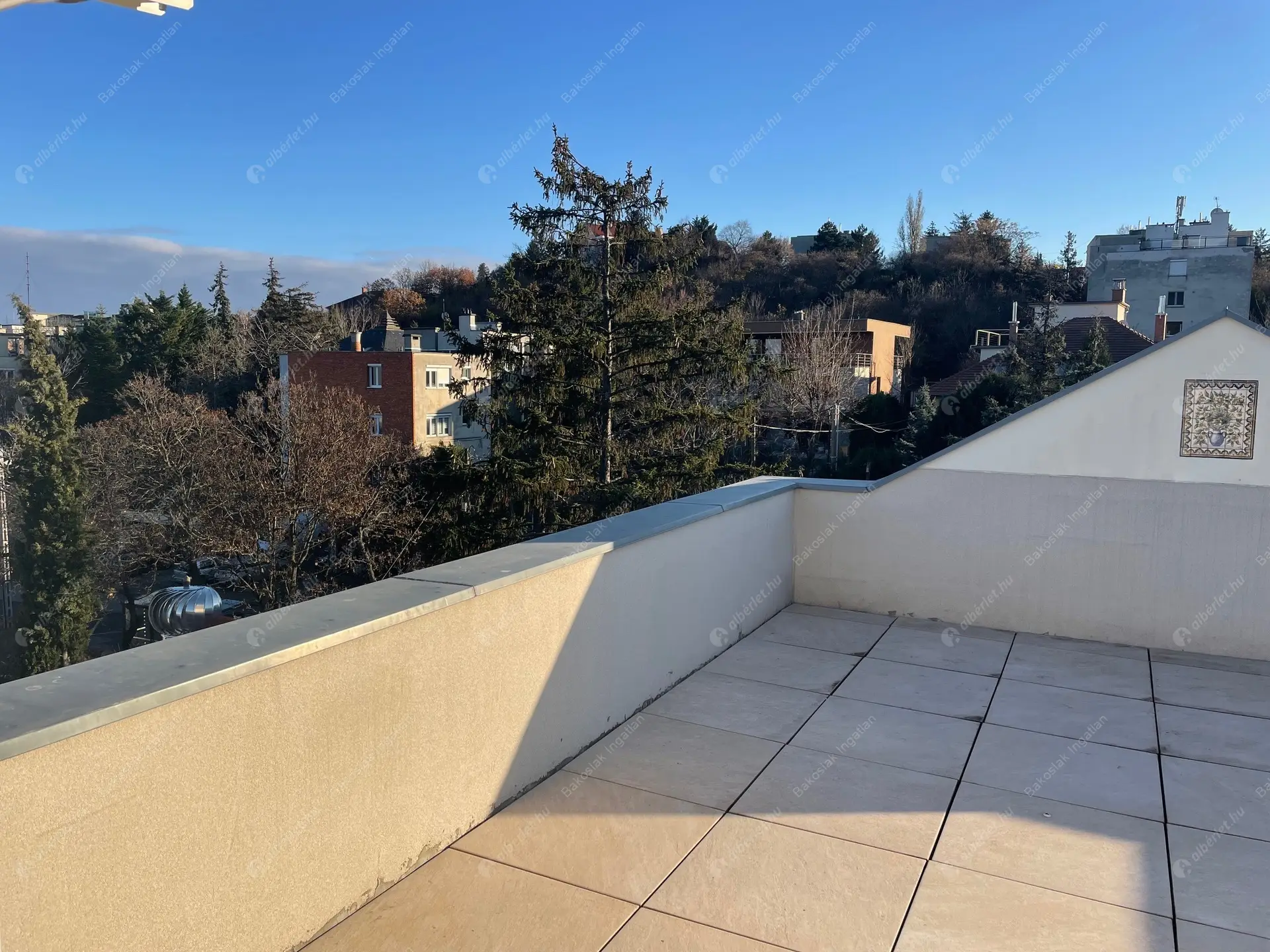 Kiadó albérlet 584000 Ft/hó áron: Budapest, II. kerület  Felső Zöldmáli út. Mérete: 140 nm, 5 szobás | Alberlet.hu - 6368356