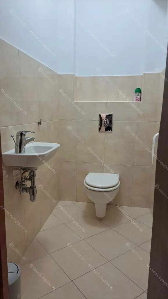 Kiadó albérlet 890000 Ft/hó áron: Budapest, II. kerület  Felső Zöldmáli út. Mérete: 185 nm, 3 szobás | Alberlet.hu - 6689552