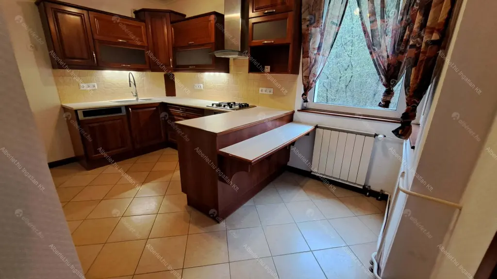 Kiadó albérlet 790000 Ft/hó áron: Budapest, II. kerület  Felső Zöldmáli út. Mérete: 185 nm, 3 szobás | Alberlet.hu - 6709051