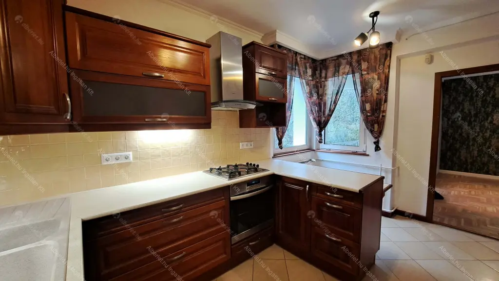 Kiadó albérlet 790000 Ft/hó áron: Budapest, II. kerület  Felső Zöldmáli út. Mérete: 185 nm, 3 szobás | Alberlet.hu - 6709055