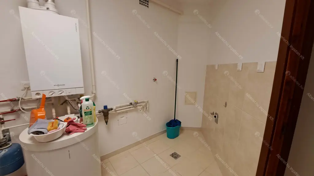 Kiadó albérlet 790000 Ft/hó áron: Budapest, II. kerület  Felső Zöldmáli út. Mérete: 185 nm, 3 szobás | Alberlet.hu - 6709069