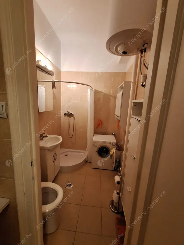 Kiadó albérlet 190000 Ft/hó áron: Budapest, II. kerület  Frankel Leó út. Mérete: 30 nm, 1 szobás | Alberlet.hu - 6630835