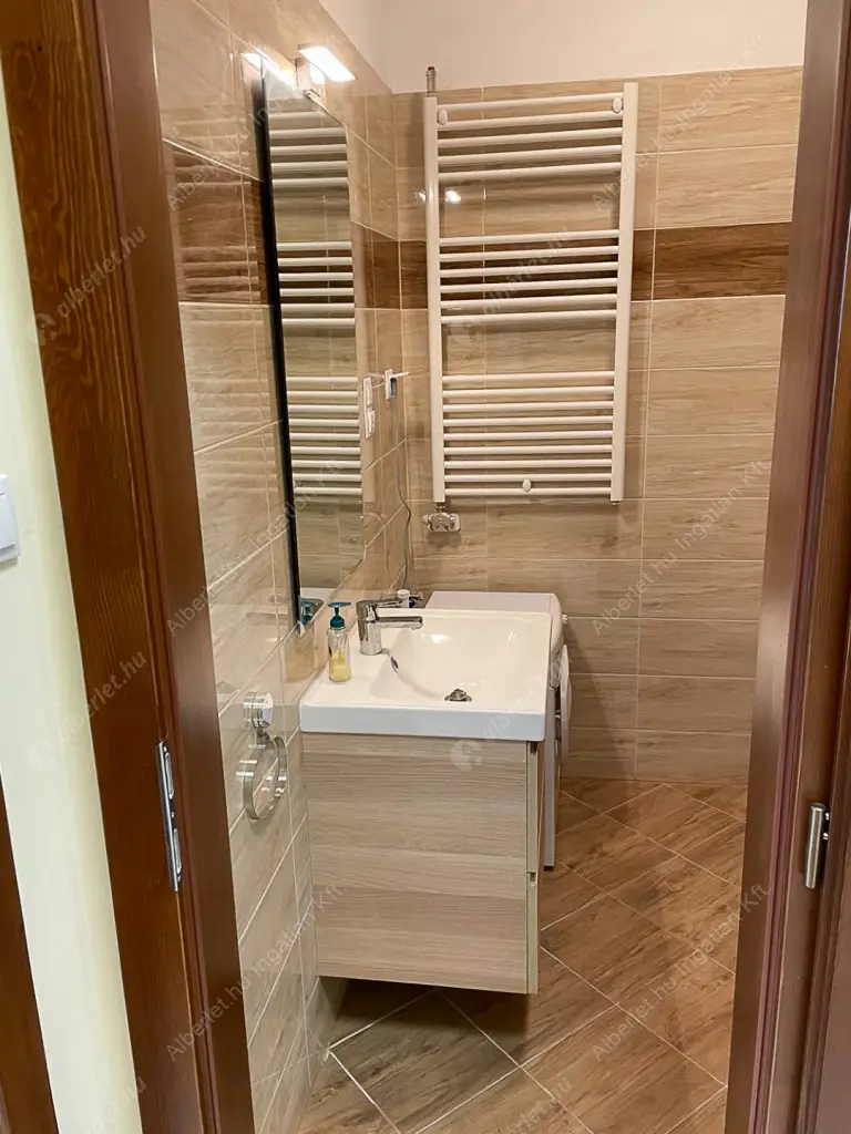 Kiadó albérlet 299000 Ft/hó áron: Budapest, II. kerület  Gábor Áron utca. Mérete: 51 nm, 1 szobás | Alberlet.hu - 6618035