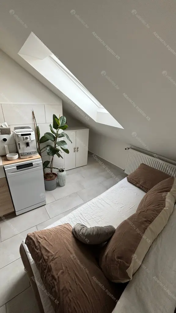 Kiadó albérlet 248000 Ft/hó áron: Budapest, II. kerület  Ganz utca. Mérete: 38 nm, 1 szobás | Alberlet.hu - 6689975