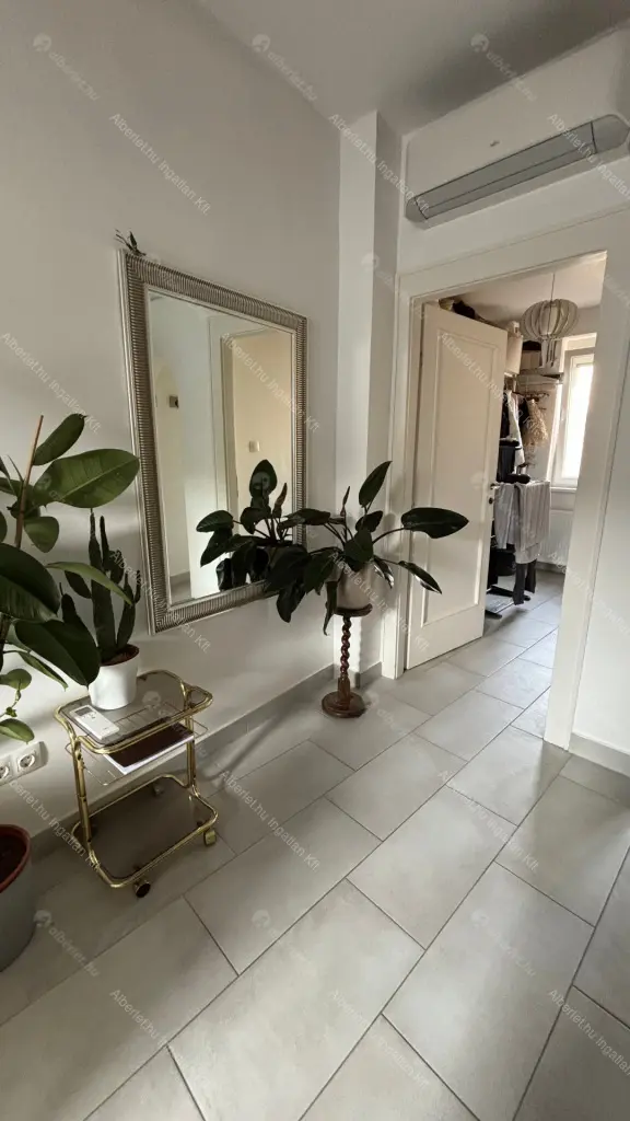 Kiadó albérlet 248000 Ft/hó áron: Budapest, II. kerület  Ganz utca. Mérete: 38 nm, 1 szobás | Alberlet.hu - 6689977