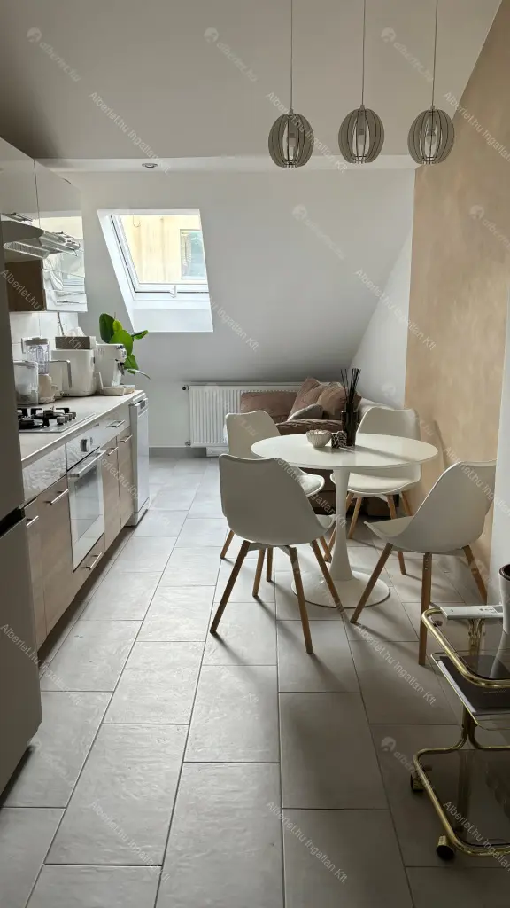 Kiadó albérlet 248000 Ft/hó áron: Budapest, II. kerület  Ganz utca. Mérete: 38 nm, 1 szobás | Alberlet.hu - 6689991