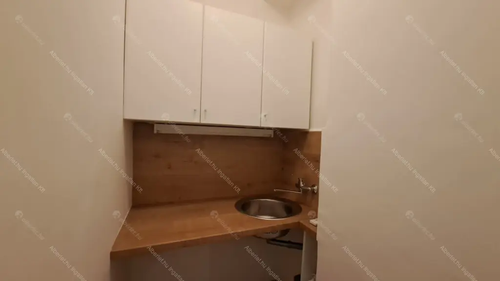 Kiadó albérlet 190000 Ft/hó áron: Budapest, II. kerület  Guyon köz. Mérete: 29 nm, 1 szobás | Alberlet.hu - 6708060