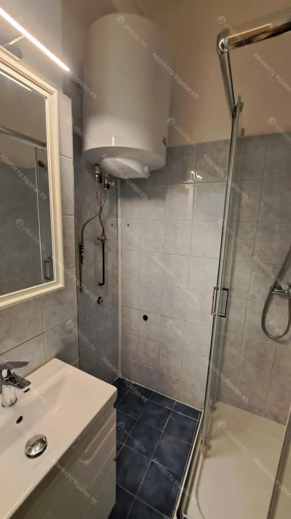 Kiadó albérlet 190000 Ft/hó áron: Budapest, II. kerület  Guyon köz. Mérete: 29 nm, 1 szobás | Alberlet.hu - 6708062