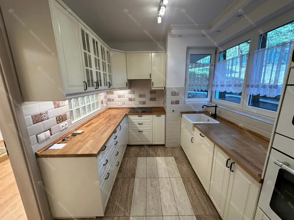 Kiadó albérlet 650000 Ft/hó áron: Budapest, II. kerület  Hárshegyi út. Mérete: 107 nm, 4 szobás | Alberlet.hu - 6696810