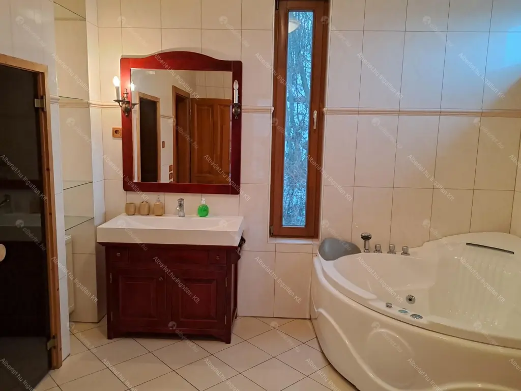 Kiadó albérlet 1400000 Ft/hó áron: Budapest, II. kerület  Hárshegyi út. Mérete: 120 nm, 4 szobás | Alberlet.hu - 6682630