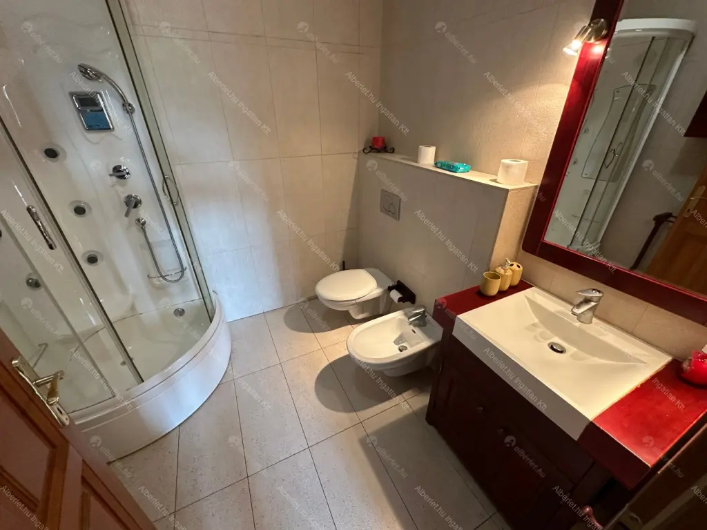 Kiadó albérlet 1400000 Ft/hó áron: Budapest, II. kerület  Hárshegyi út. Mérete: 120 nm, 4 szobás | Alberlet.hu - 6692350