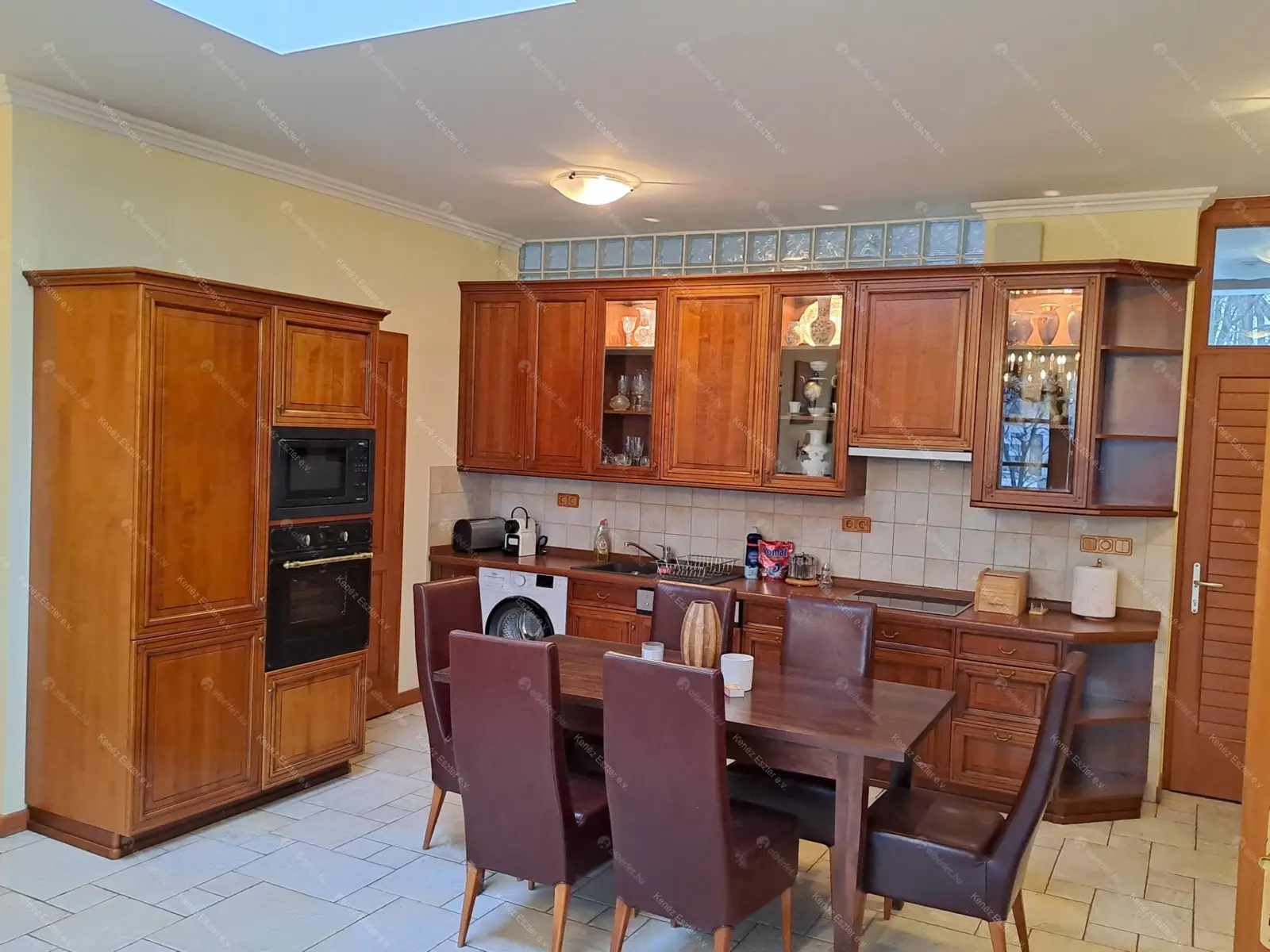 Kiadó albérlet 1700000 Ft/hó áron: Budapest, II. kerület  Hárshegyi út. Mérete: 120 nm, 5 szobás | Alberlet.hu - 6644500