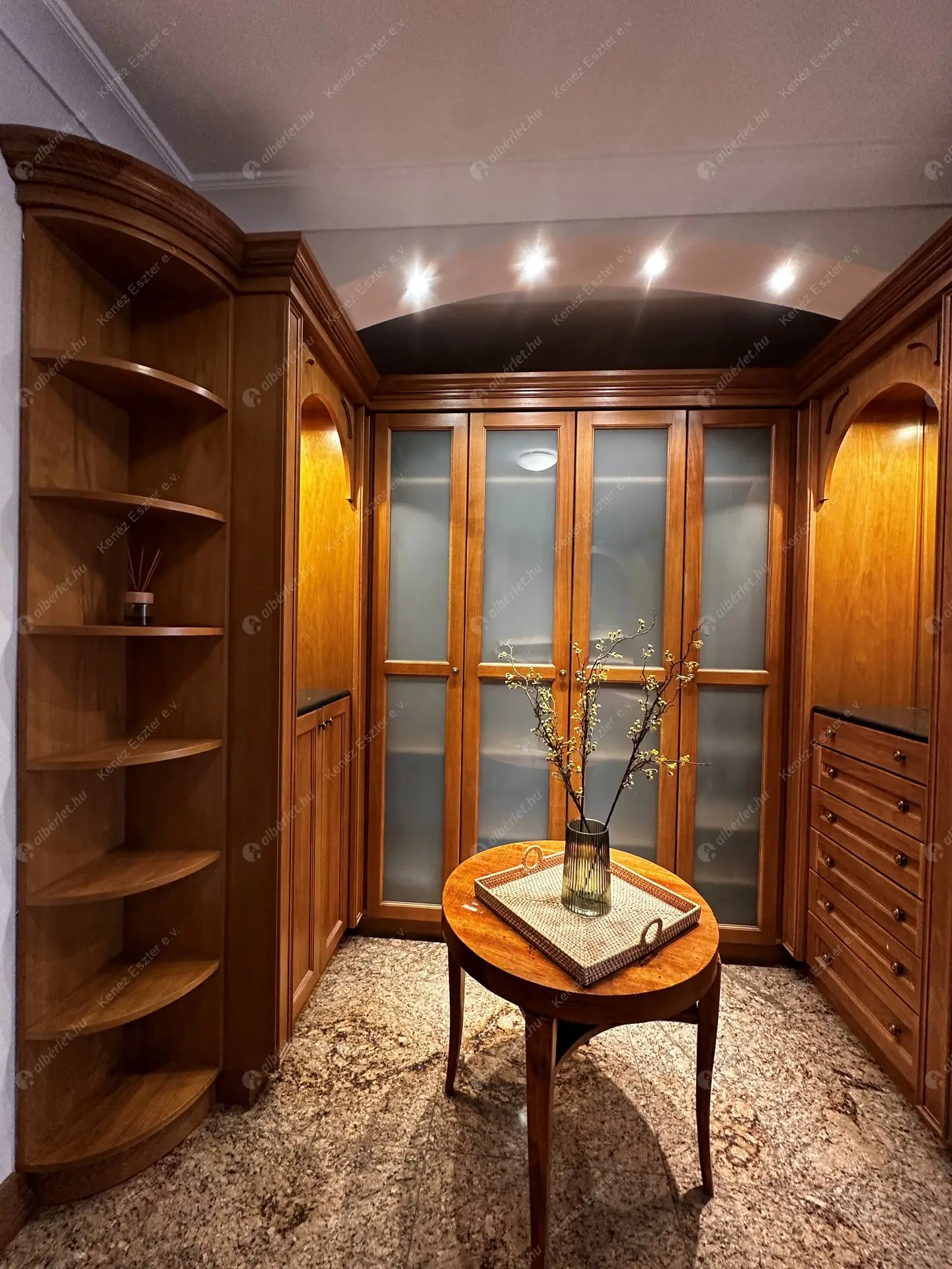 Kiadó albérlet 951000 Ft/hó áron: Budapest, II. kerület  Hárshegyi út. Mérete: 137 nm, 4 szobás | Alberlet.hu - 6490819