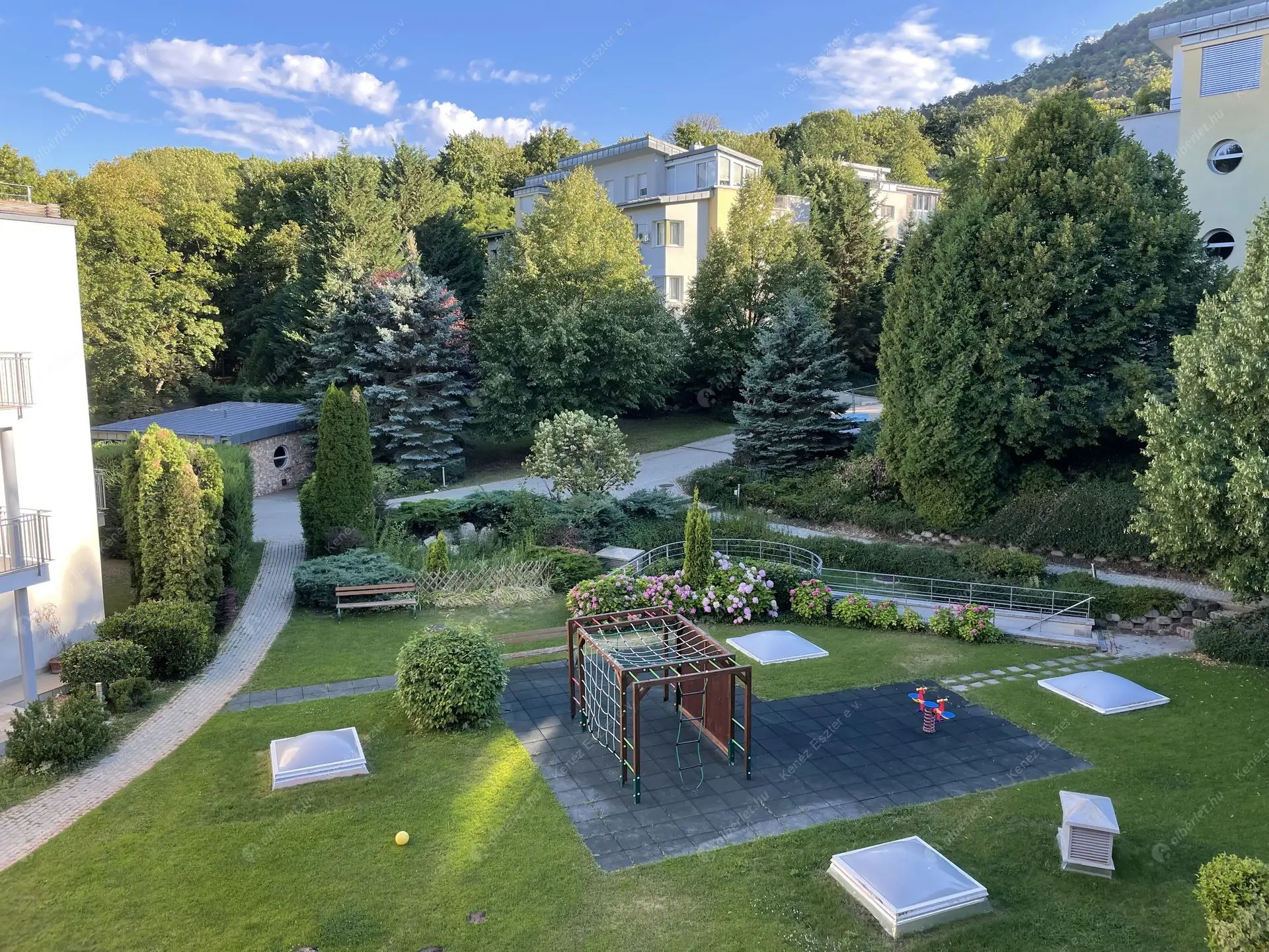 Kiadó albérlet 951000 Ft/hó áron: Budapest, II. kerület  Hárshegyi út. Mérete: 137 nm, 4 szobás | Alberlet.hu - 6490822