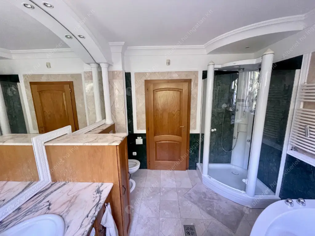 Kiadó albérlet 954000 Ft/hó áron: Budapest, II. kerület  Hárshegyi út. Mérete: 137 nm, 4 szobás | Alberlet.hu - 6519980