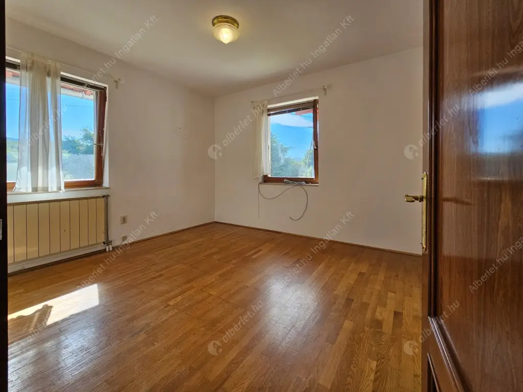 Kiadó albérlet 880000 Ft/hó áron: Budapest, II. kerület  Honvéd utca. Mérete: 280 nm, 5 szobás | Alberlet.hu - 6569485