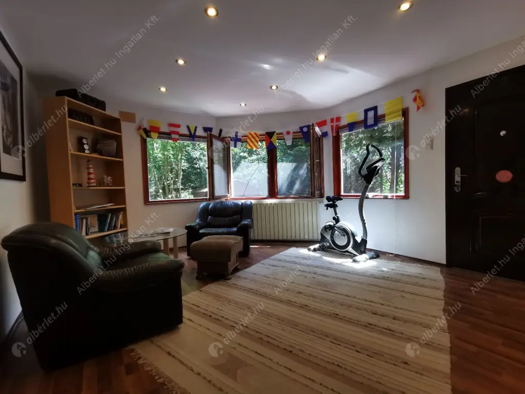 Kiadó albérlet 360000 Ft/hó áron: Budapest, II. kerület  Huba vezér utca. Mérete: 75 nm, 3 szobás | Alberlet.hu - 6572856