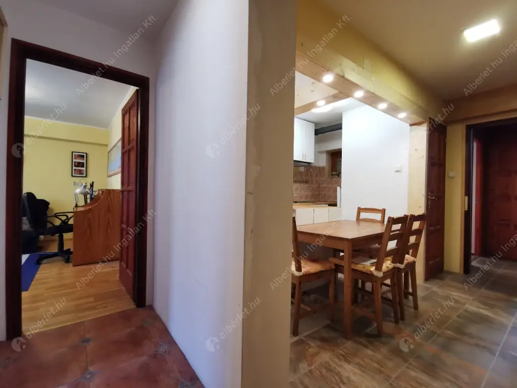 Kiadó albérlet 360000 Ft/hó áron: Budapest, II. kerület  Huba vezér utca. Mérete: 75 nm, 3 szobás | Alberlet.hu - 6572875
